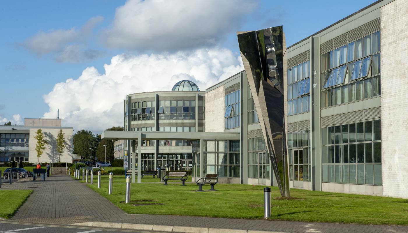 Dundalk Institute of Technology, Public